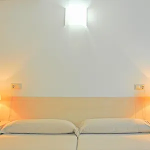  Auberge de jeunesse Residencia Universitaria Resa Sant Jordi